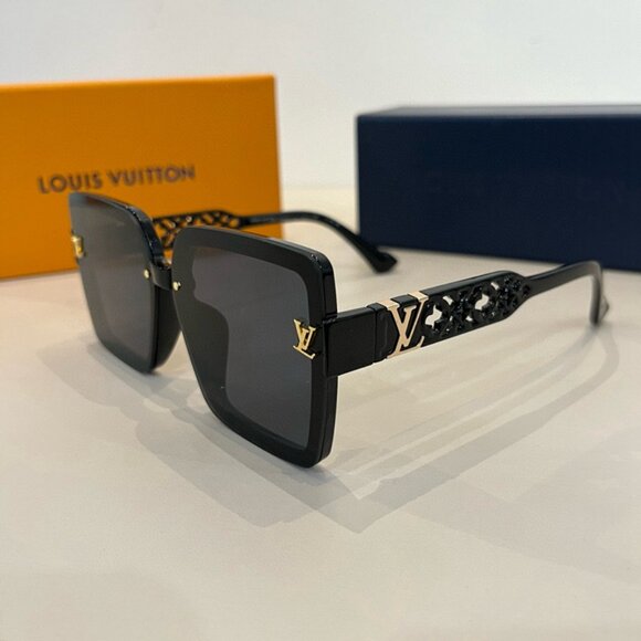 Louis Vuitton Black Square Sunglasses - Picture 1 of 7